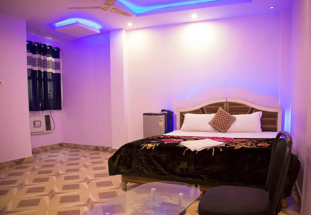 Assi River Guest House พาราณสี ภายนอก รูปภาพ