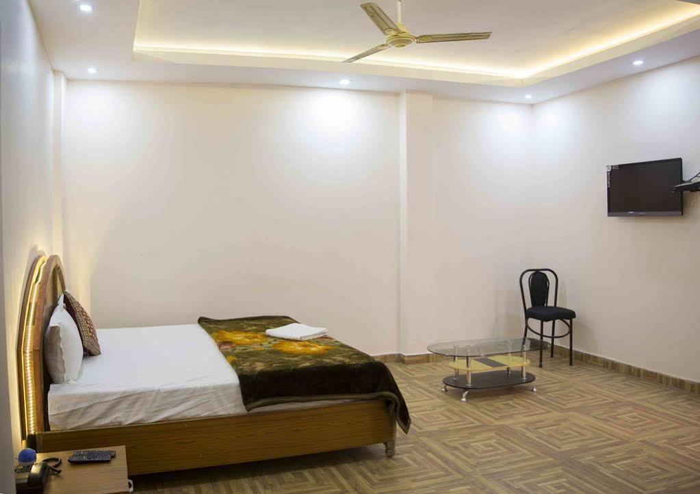 Assi River Guest House พาราณสี ภายนอก รูปภาพ