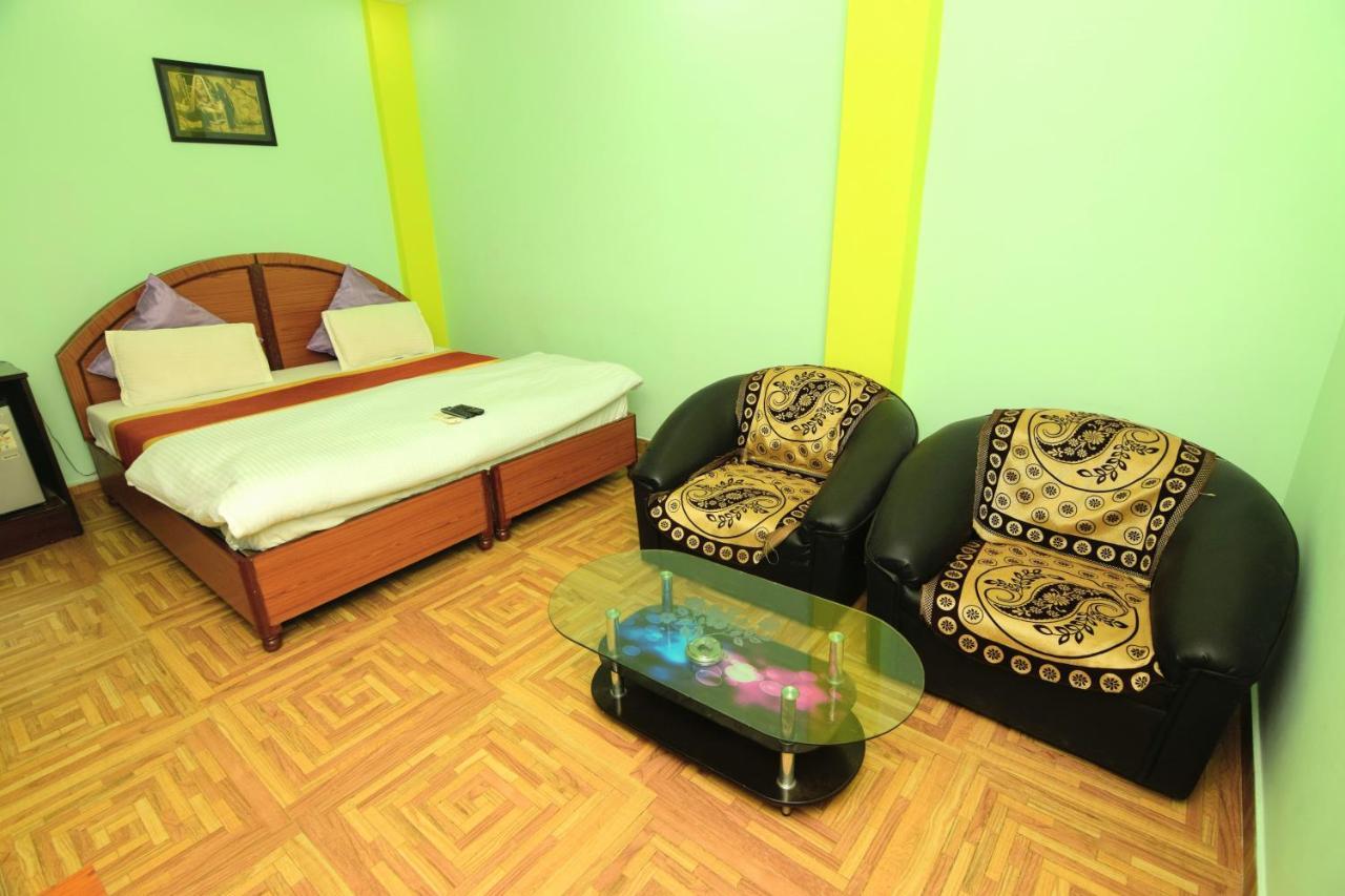 Assi River Guest House พาราณสี ภายนอก รูปภาพ