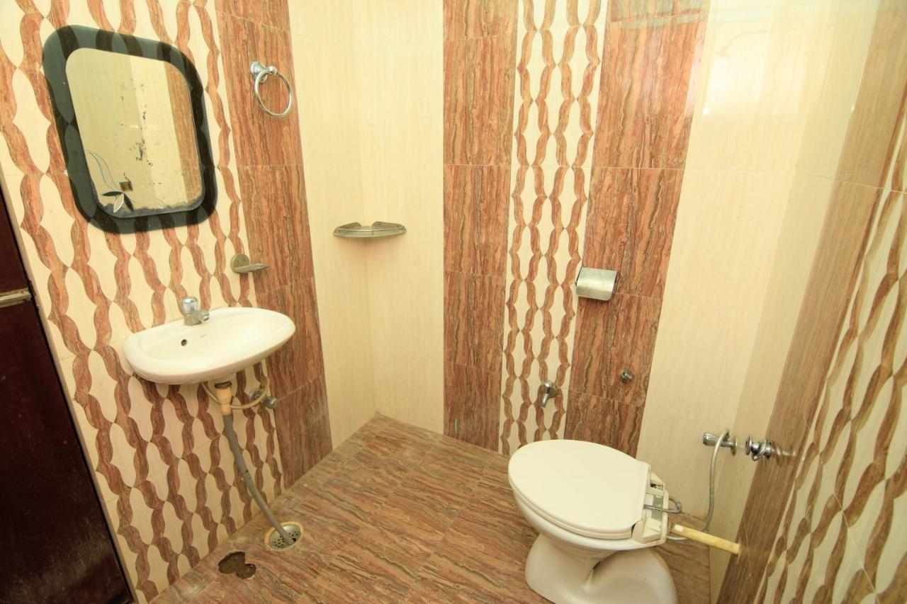 Assi River Guest House พาราณสี ภายนอก รูปภาพ