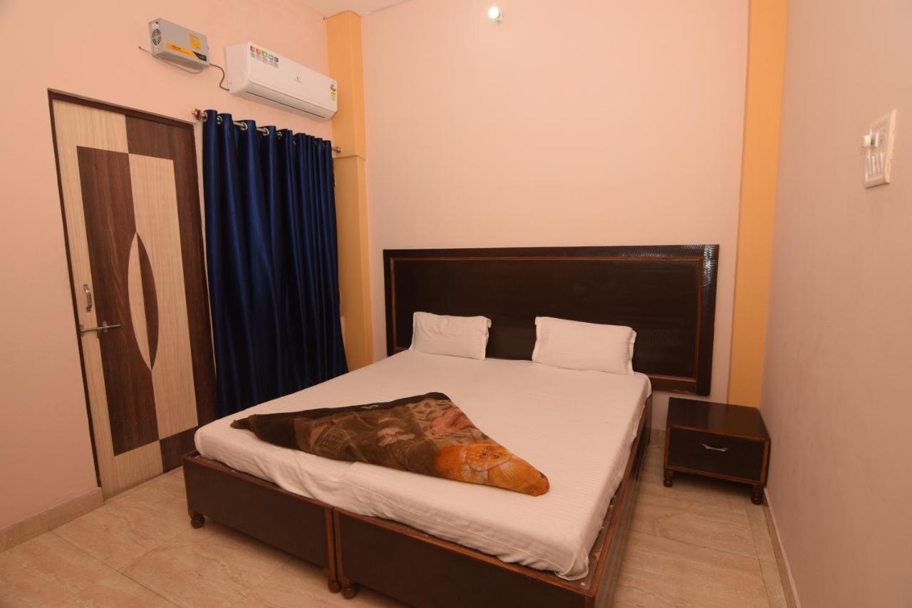 Assi River Guest House พาราณสี ภายนอก รูปภาพ